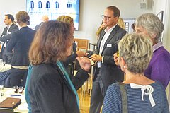 Teilnehmende im Gespräch vertieft
(Bildquelle: Jost Brunner, Agroscope)